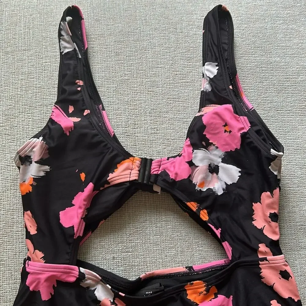 NWT City Chic Izzy black floral Print 1 Piece middle cut out monokini Swimsuit